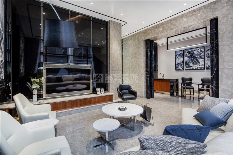 合景天俊229平客廳裝修實(shí)景圖