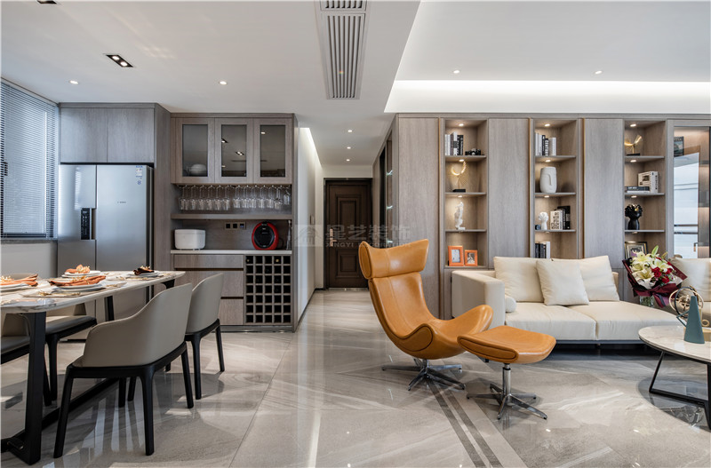 華發(fā)國賓壹號120平客餐廳裝修實景圖