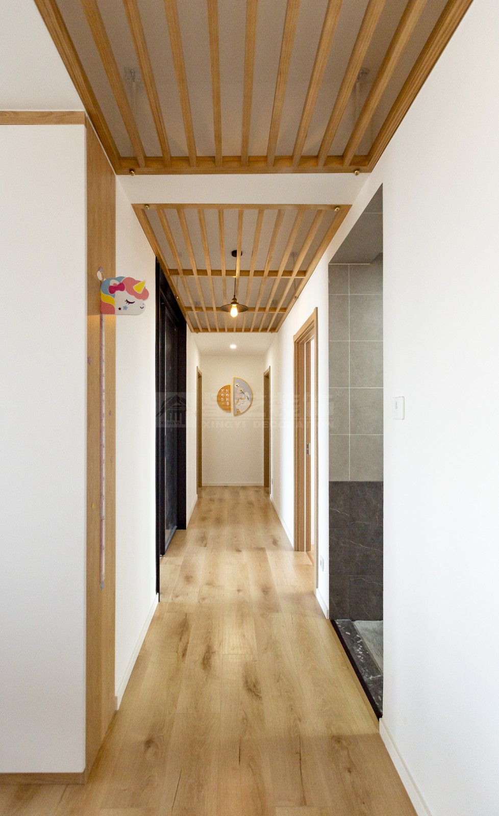 半島半山180平過道裝修實(shí)景圖