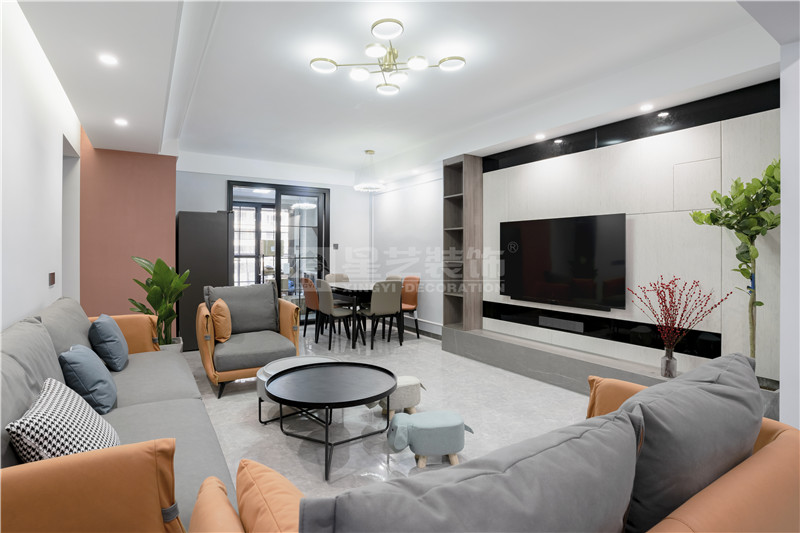 翡翠時光130平客廳裝修實景圖