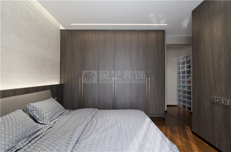 一品尊府220平次臥裝修實景圖