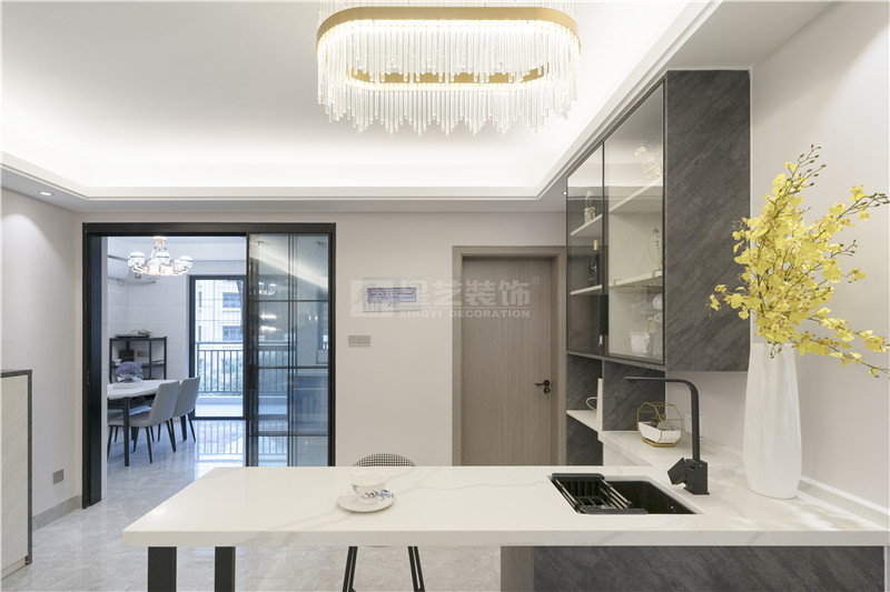 民族風(fēng)情街120平吧臺裝修實(shí)景圖