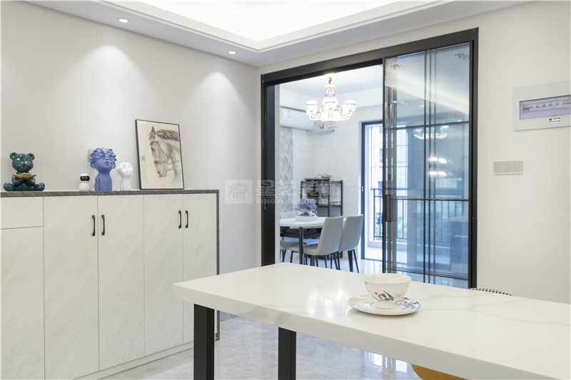 民族風(fēng)情街120平吧臺裝修實(shí)景圖