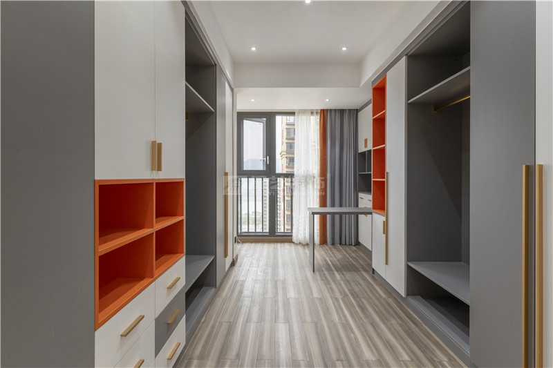 廣源大都會120平衣帽間裝修實景圖