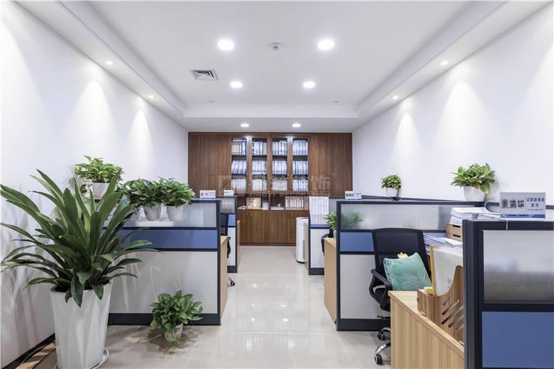 五星綠地中心華藍(lán)巖土公司2000平辦公區(qū)裝修實(shí)景圖
