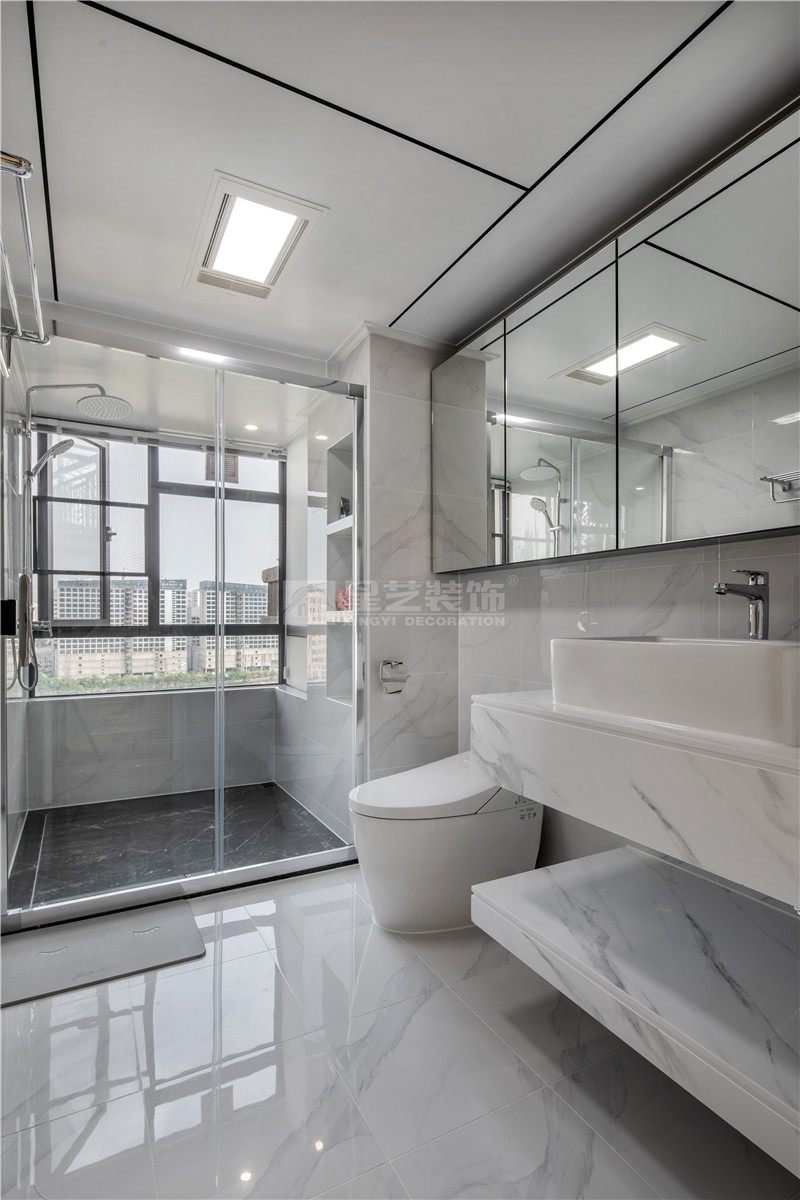 云景山語城186平復(fù)式衛(wèi)生間裝修實景圖