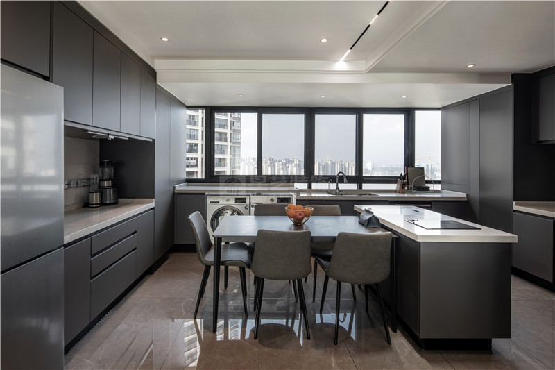 萬達(dá)茂140平廚房裝修實景圖