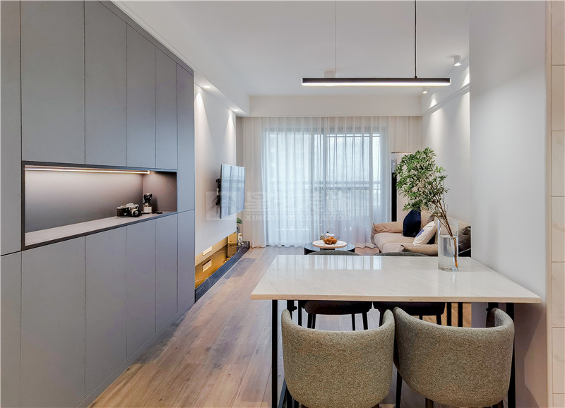 江宇都會明珠60平餐客廳裝修實(shí)景圖