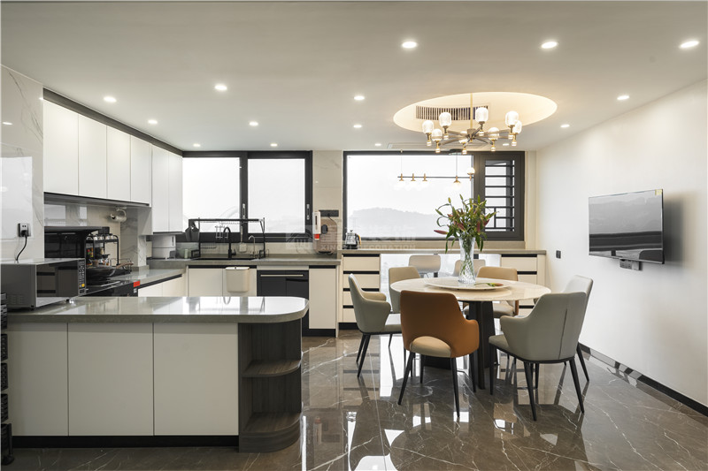 臻澤苑230平廚房，餐廳裝修實景圖