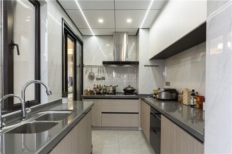 冠江墅 170平廚房裝修實景圖