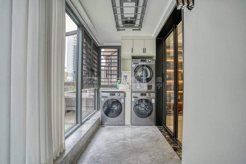 建發(fā)鼎華北大瓏廷 170平新中式風(fēng)格陽臺裝修實(shí)景圖