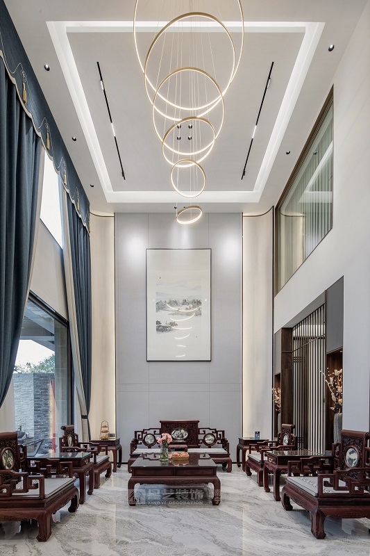 保利冠江墅750平新中式風格別墅客廳裝修實景