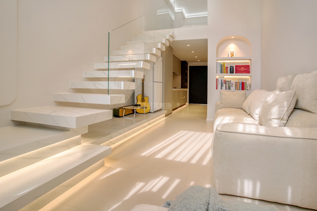 云創(chuàng)谷loft30平現(xiàn)代風格裝修實景