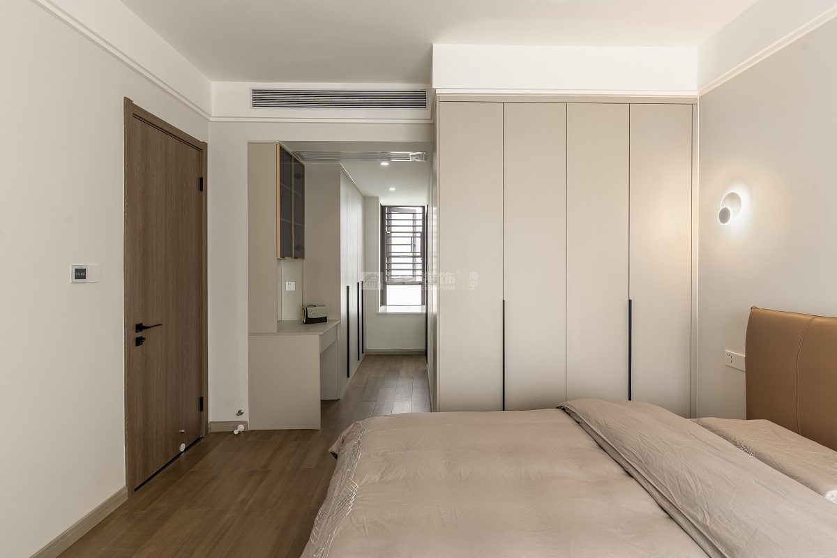 唐樾青山143平現(xiàn)代簡(jiǎn)約臥室裝修實(shí)景