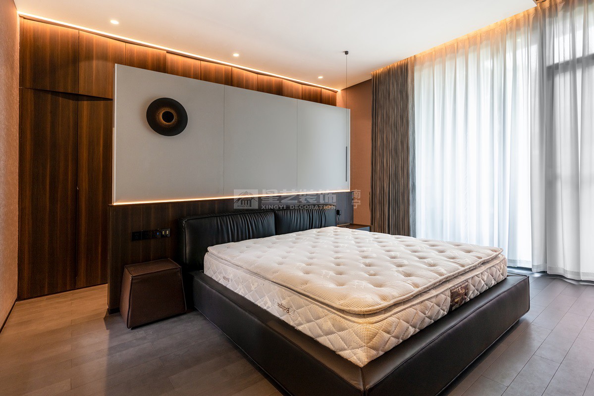 保利山漸青800平現(xiàn)代輕奢臥室裝修實景