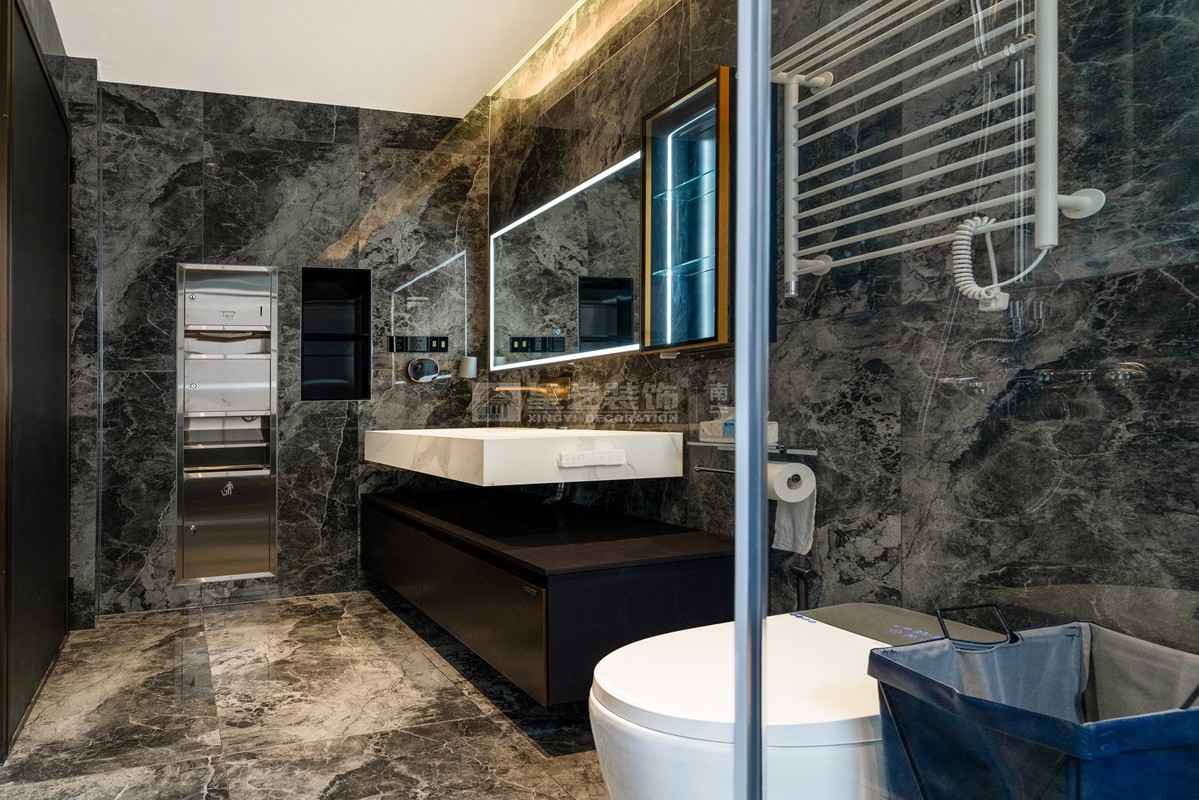 保利山漸青800平現(xiàn)代輕奢衛(wèi)生間裝修實景