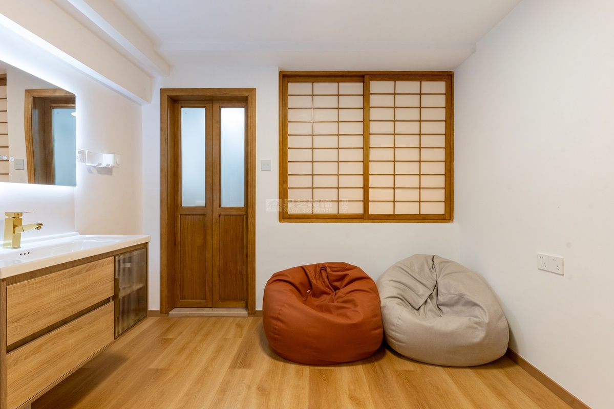 綠地中央廣場40平臥室裝修實景