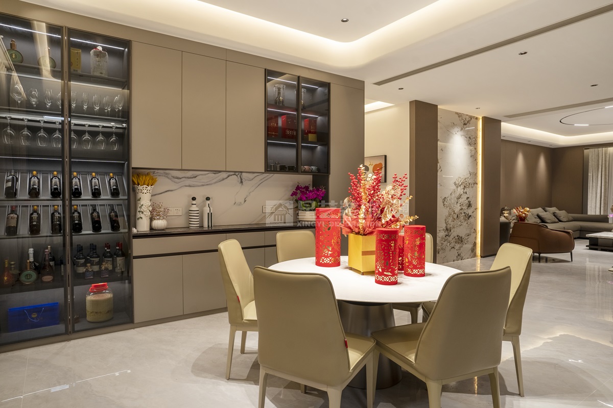美泉1612 230平現(xiàn)代輕奢餐廳裝修實景