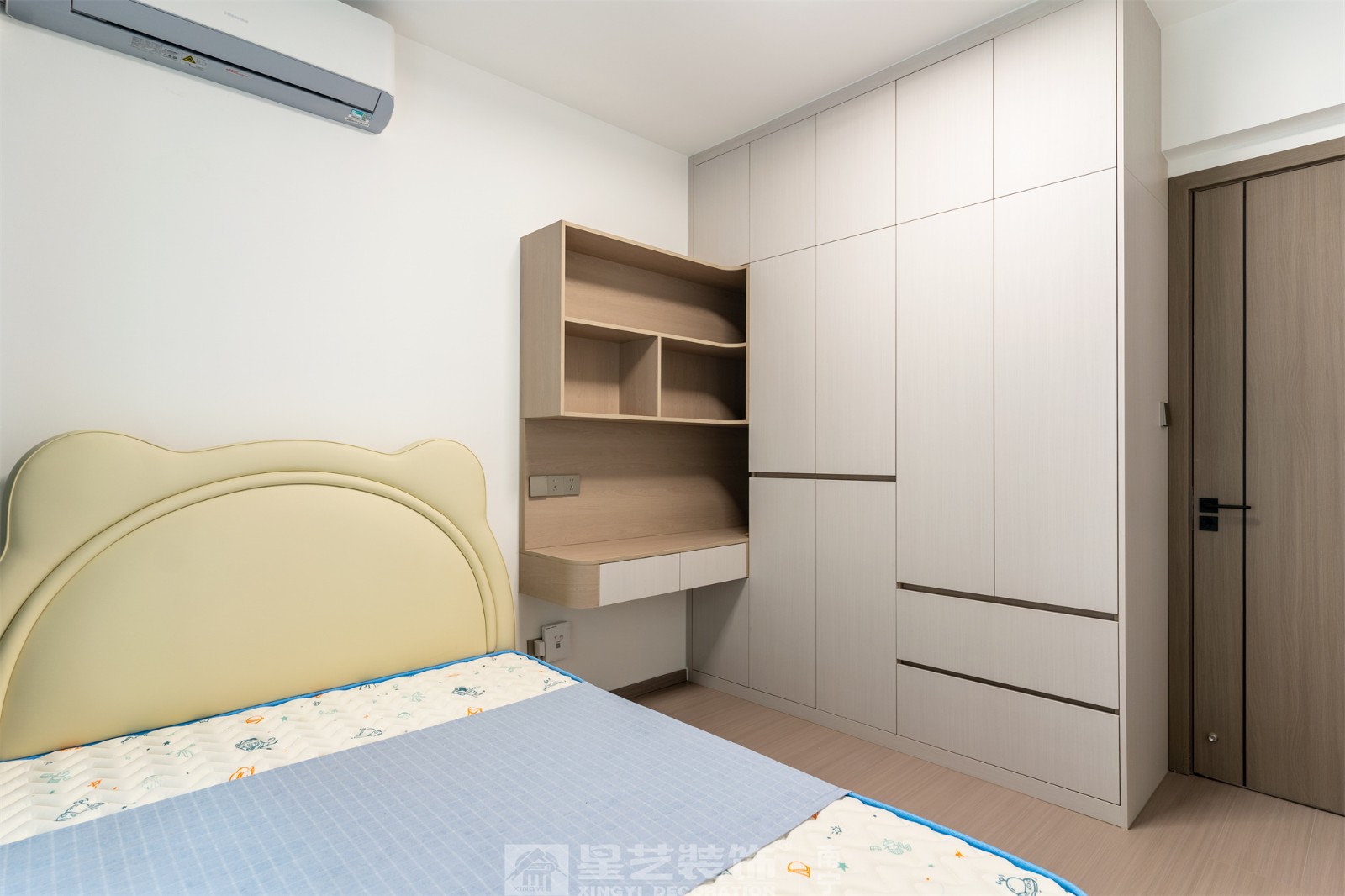 聯發(fā)臻境136平現代簡約臥室實景