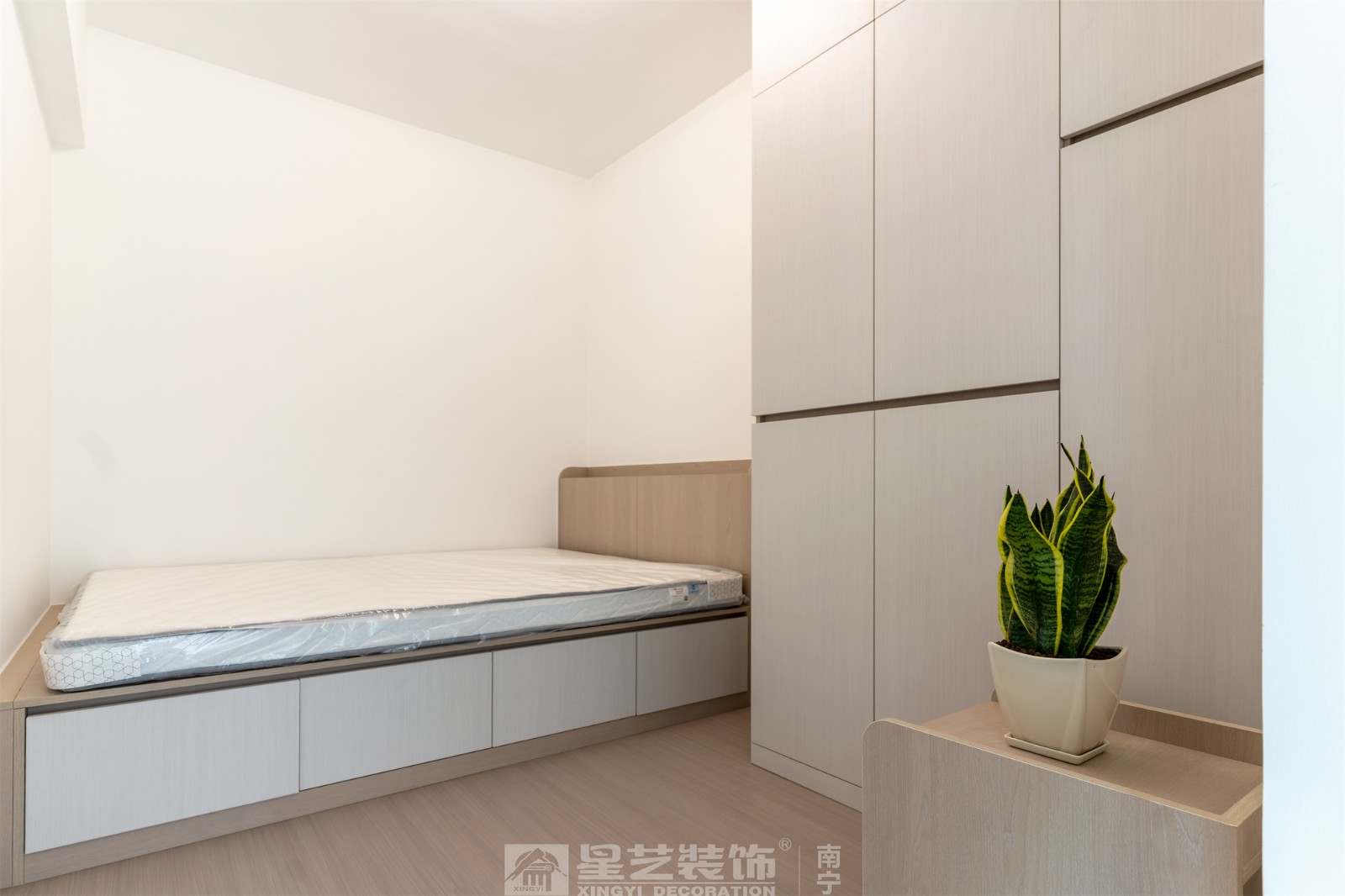 聯發(fā)臻境136平現代簡約臥室實景