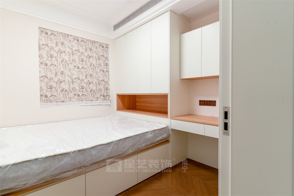 星海銀沙100平中古風臥室裝修實景