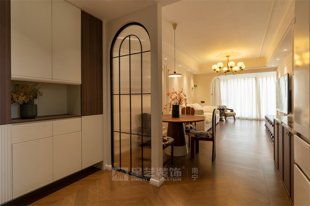 星海銀沙100平中古風入戶玄關(guān)裝修實景