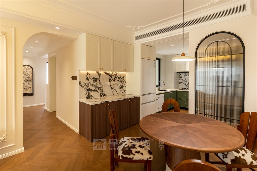 星海銀沙100平中古風餐廳裝修實景