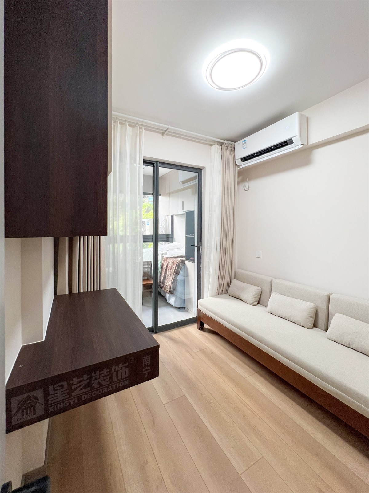 榮和中央公園110平現(xiàn)代簡(jiǎn)約風(fēng)書(shū)房裝修完工實(shí)景圖