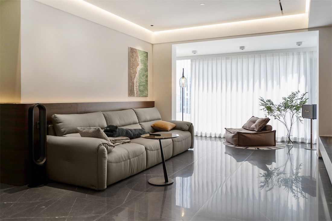 建發(fā)央著140平現(xiàn)代風(fēng)格客廳裝修完工實(shí)景