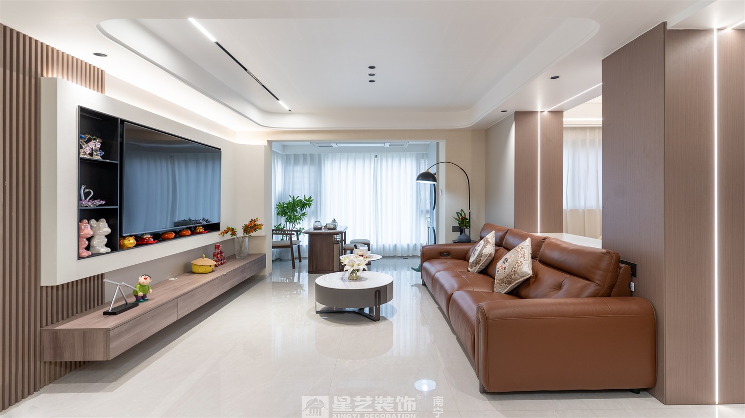 嘉逸城120平現(xiàn)代風格客廳裝修完工實景圖