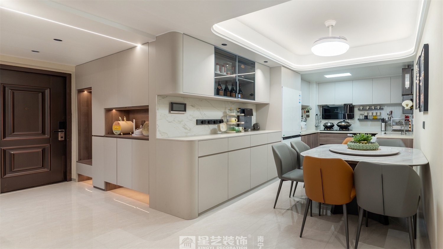 嘉逸城120平現(xiàn)代風格餐廳裝修完工實景圖