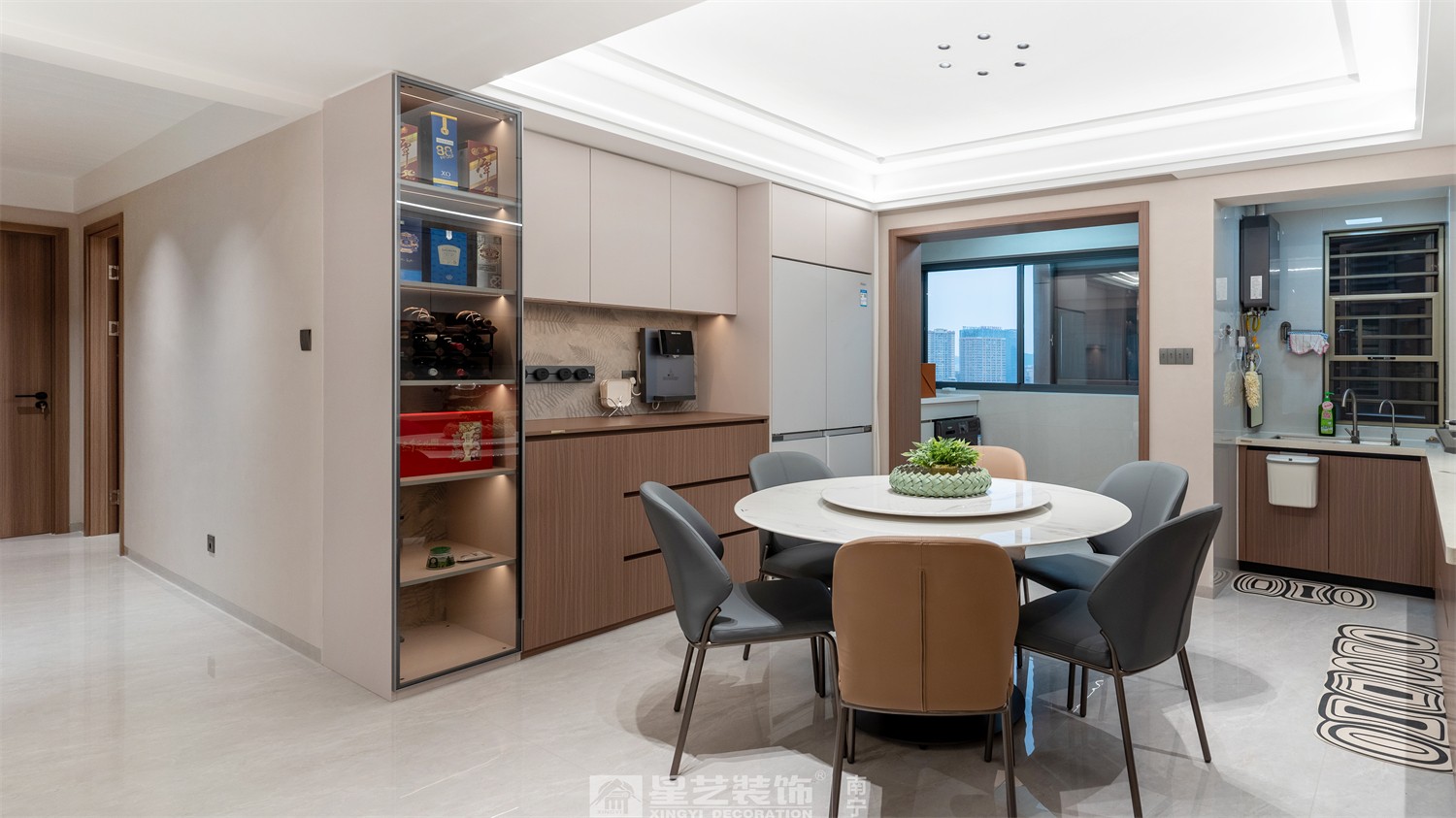 嘉逸城147平現(xiàn)代風(fēng)格餐廳裝修完工實景圖