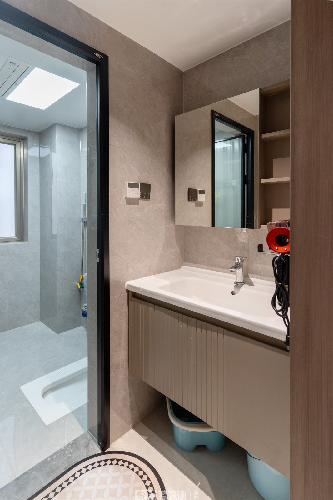嘉逸城120平現(xiàn)代風格衛(wèi)生間裝修完工實景圖