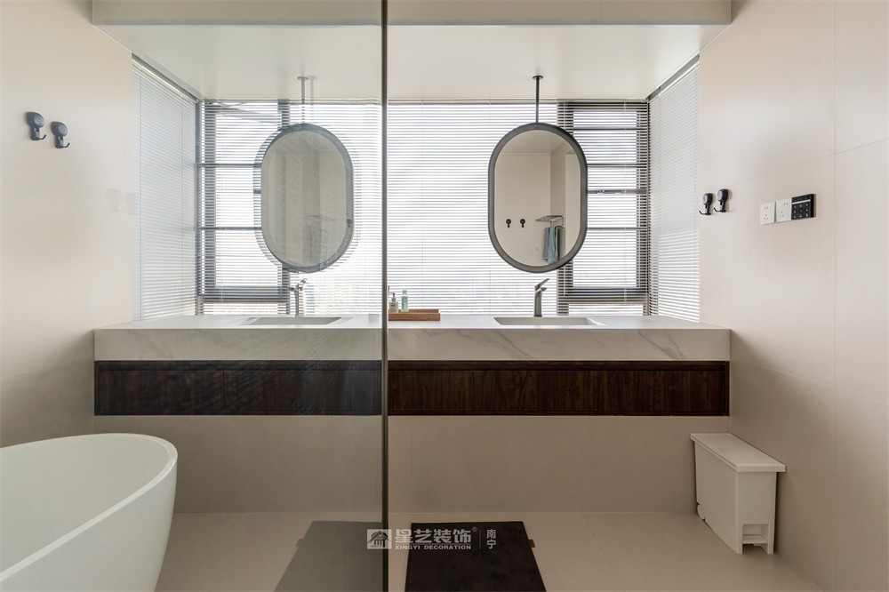 上水灣200平現(xiàn)代原木風(fēng)衛(wèi)生間裝修完工實(shí)景圖