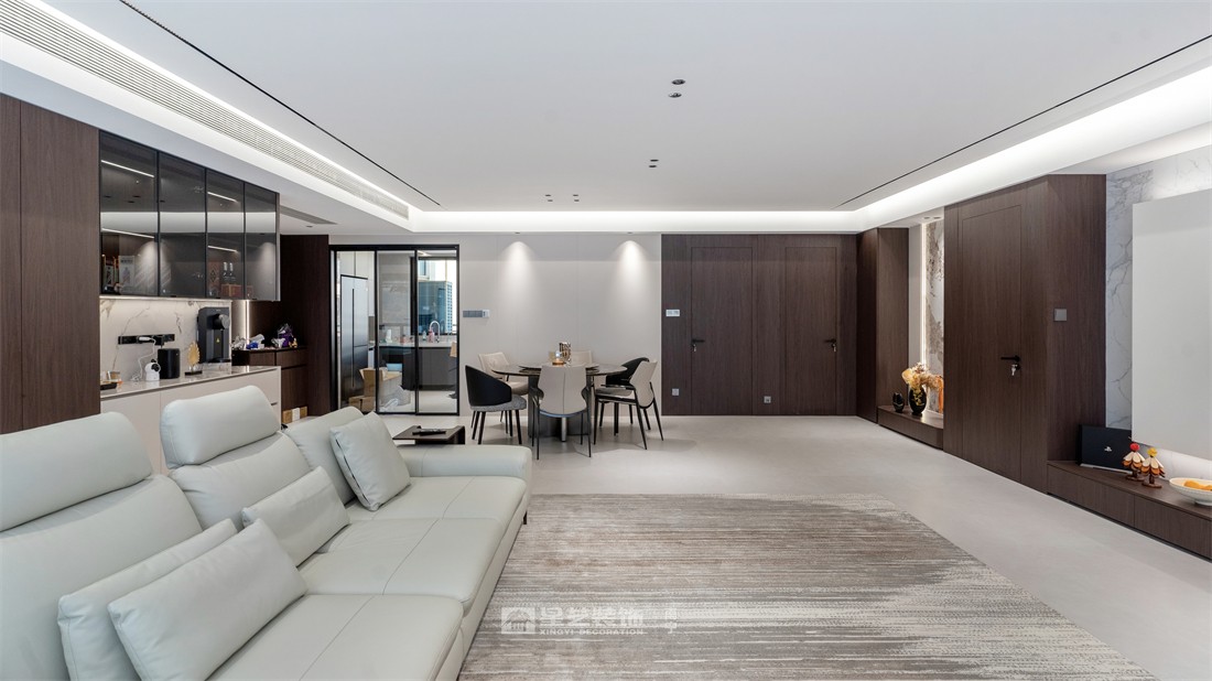 大唐臻觀196平現(xiàn)代簡(jiǎn)約客餐廳裝修完工實(shí)景