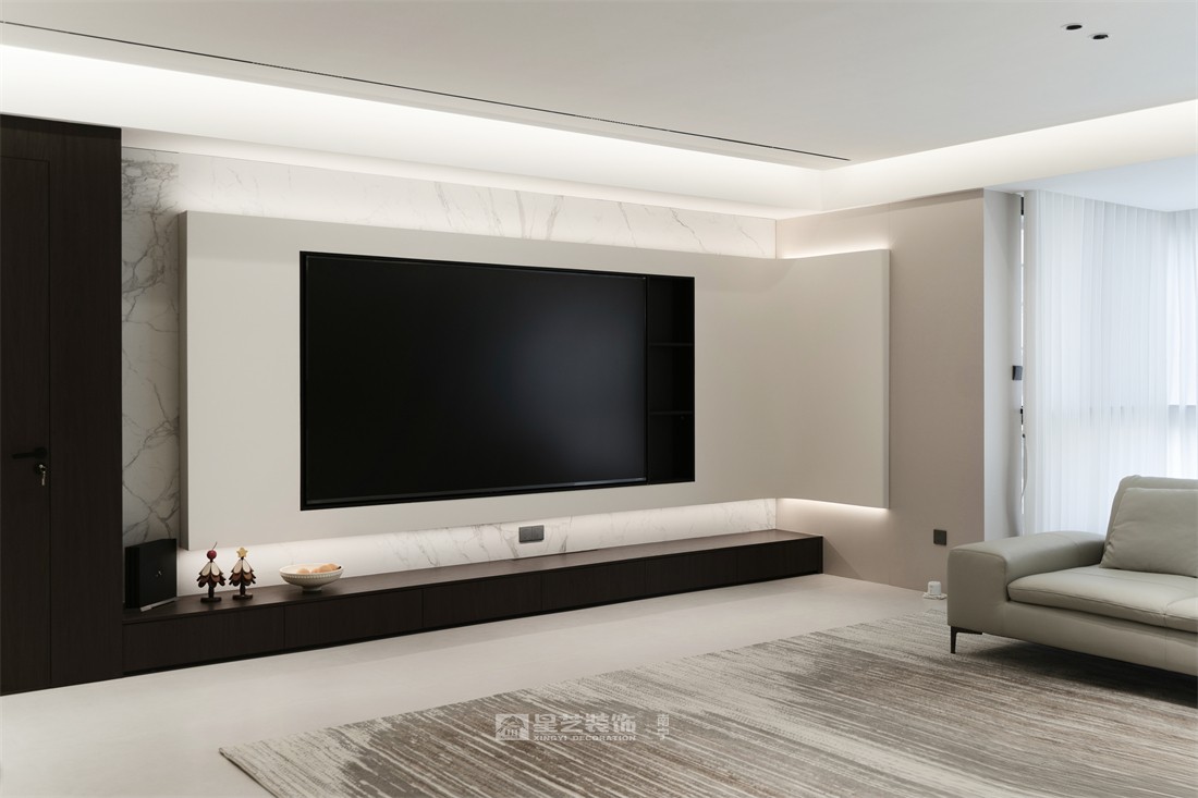 大唐臻觀196平現(xiàn)代簡(jiǎn)約客廳裝修完工實(shí)景