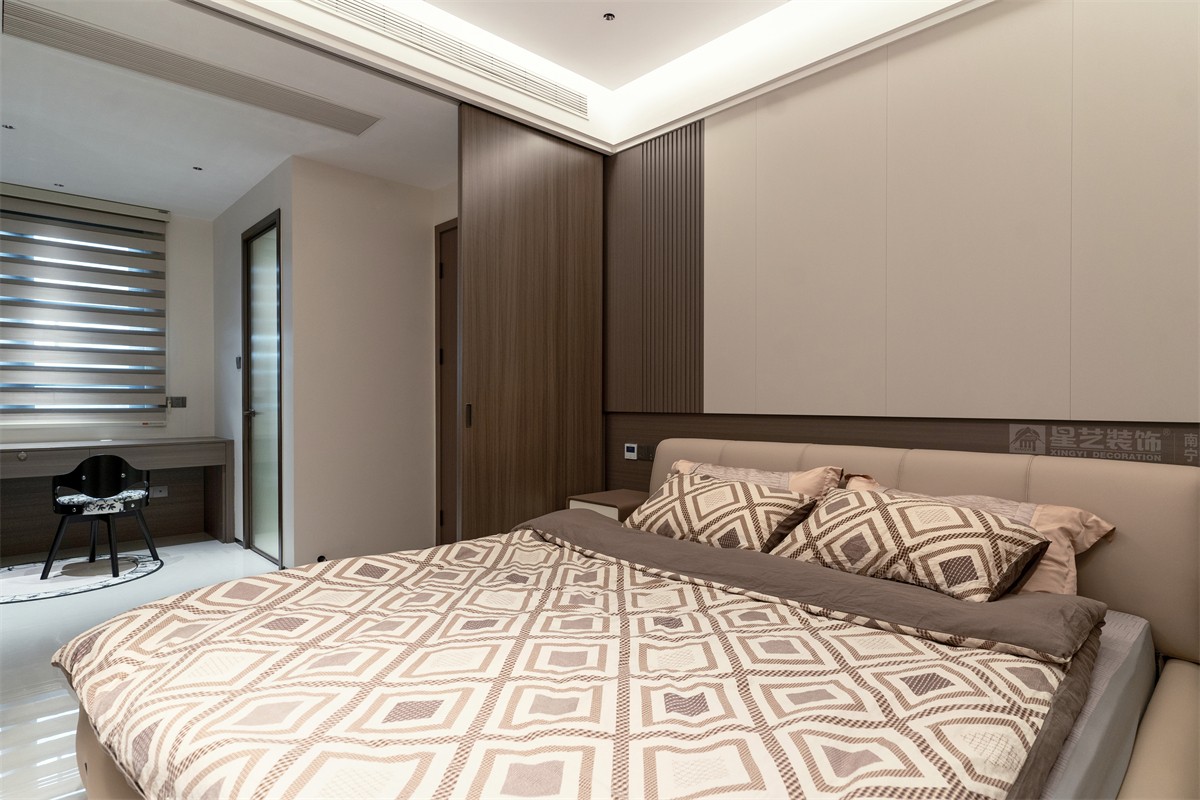 華潤西園潤府143平意式輕奢臥室裝修完工實景圖