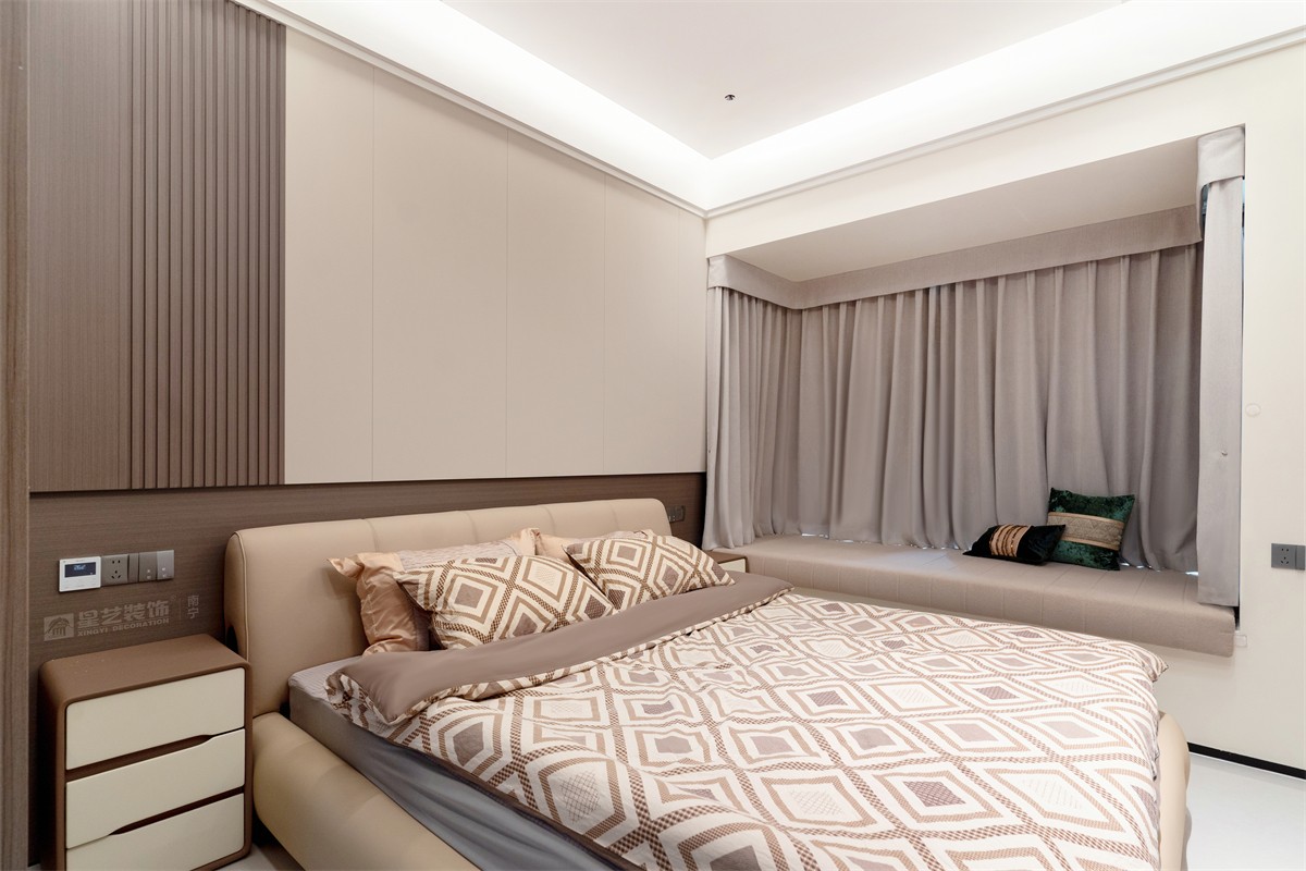 華潤西園潤府143平意式輕奢臥室裝修完工實景圖