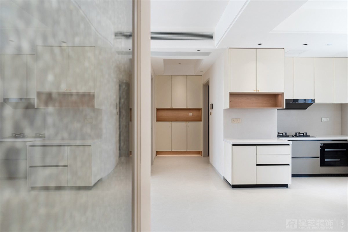 盛科城152平奶油風(fēng)廚房裝修完工實(shí)景圖