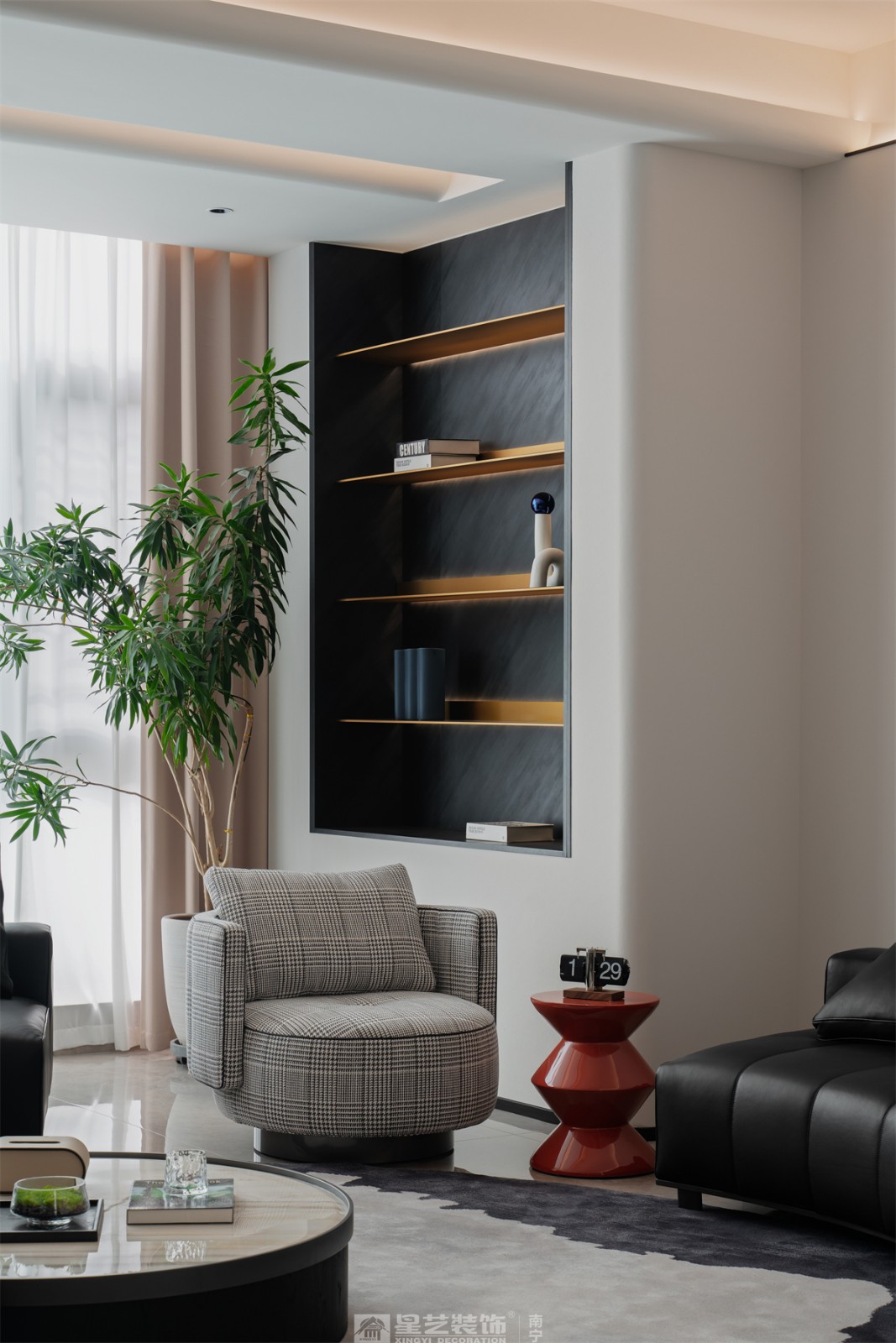 中海央墅500平現(xiàn)代極簡(jiǎn)陽(yáng)臺(tái)裝修完工實(shí)景圖