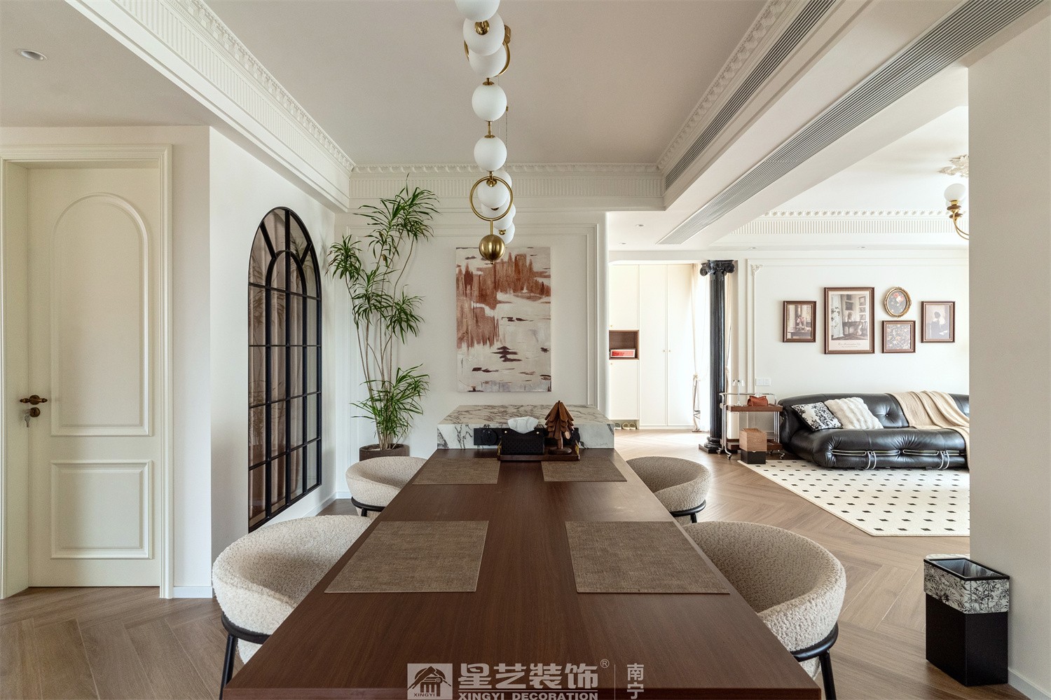 湖畔書(shū)院150平法式中古風(fēng)餐廳裝修完工實(shí)景圖