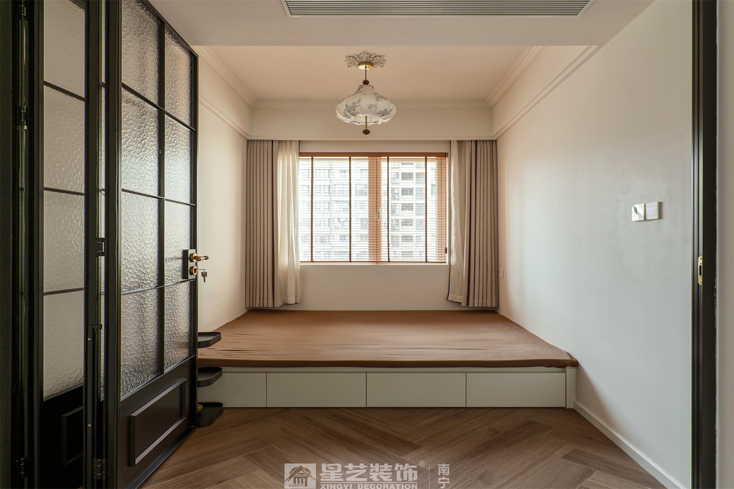 湖畔書(shū)院150平法式中古風(fēng)衛(wèi)臥室裝修完工實(shí)景圖