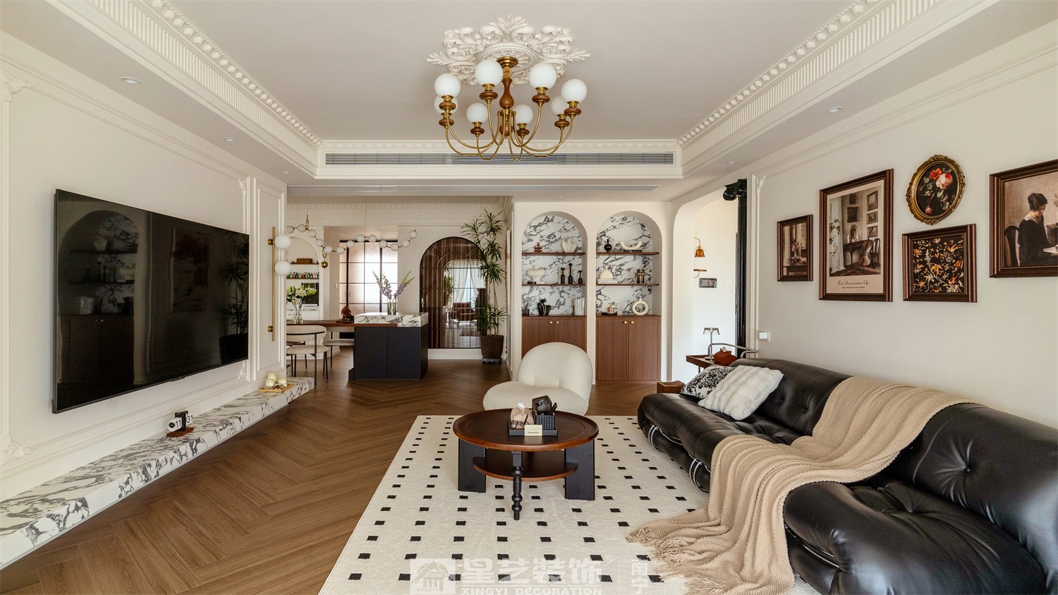 湖畔書(shū)院150平法式中古風(fēng)客廳裝修完工實(shí)景圖