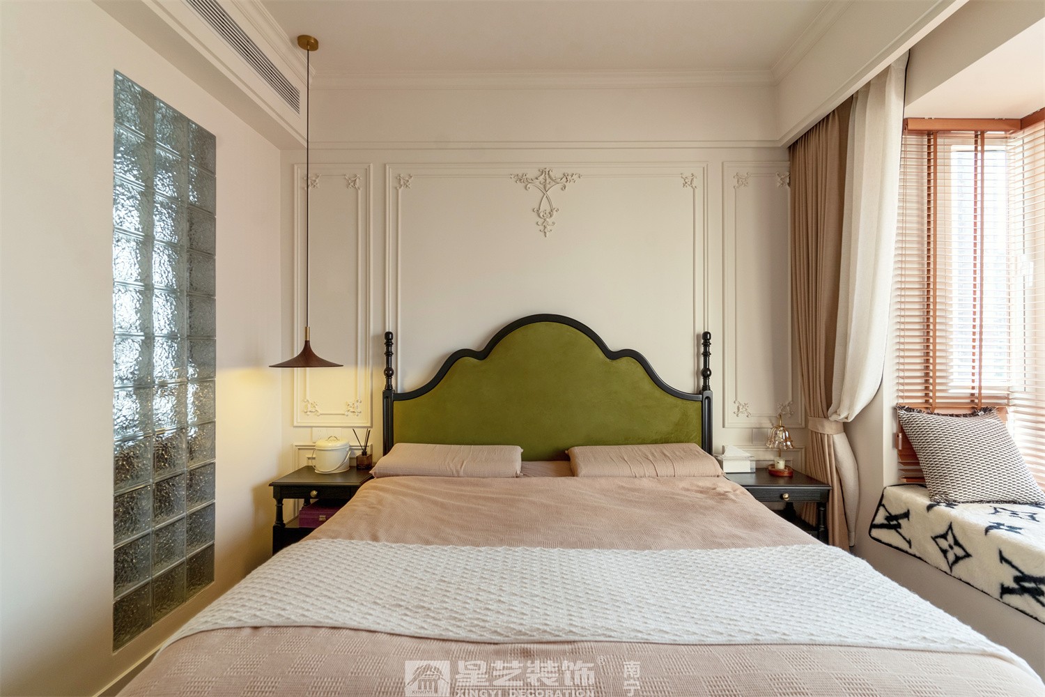 湖畔書(shū)院150平法式中古風(fēng)衛(wèi)臥室裝修完工實(shí)景圖