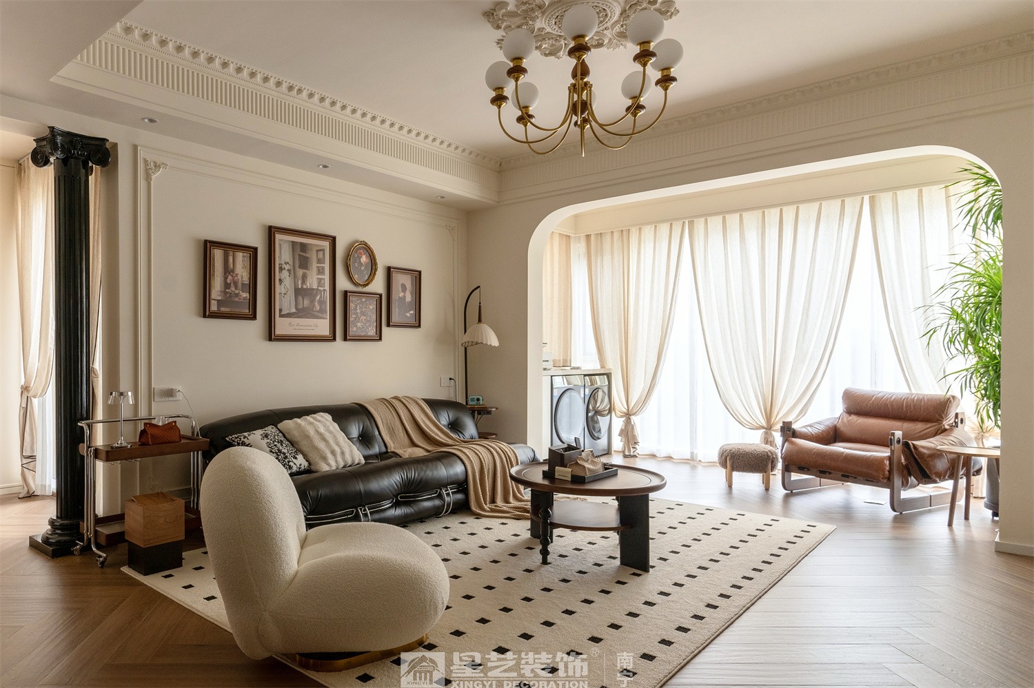 湖畔書(shū)院150平法式中古風(fēng)客廳裝修完工實(shí)景圖