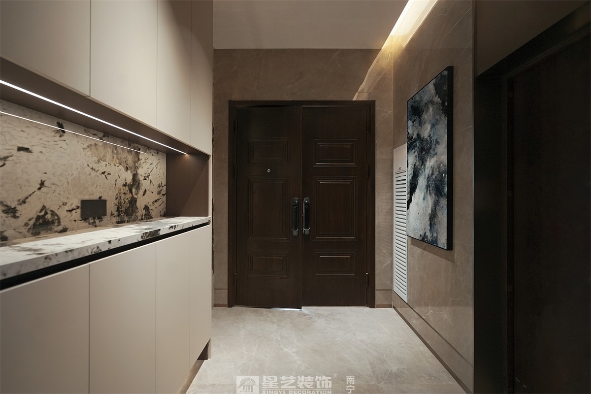 保利君悅灣200平輕奢入戶裝修完工實(shí)景圖