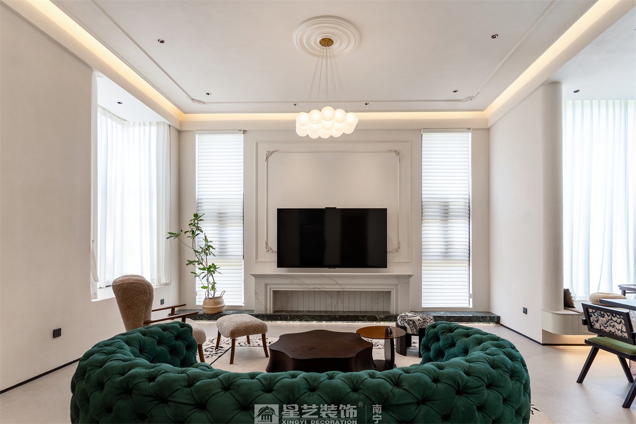 盛世江山300平中古風(fēng)客廳裝修完工實景圖