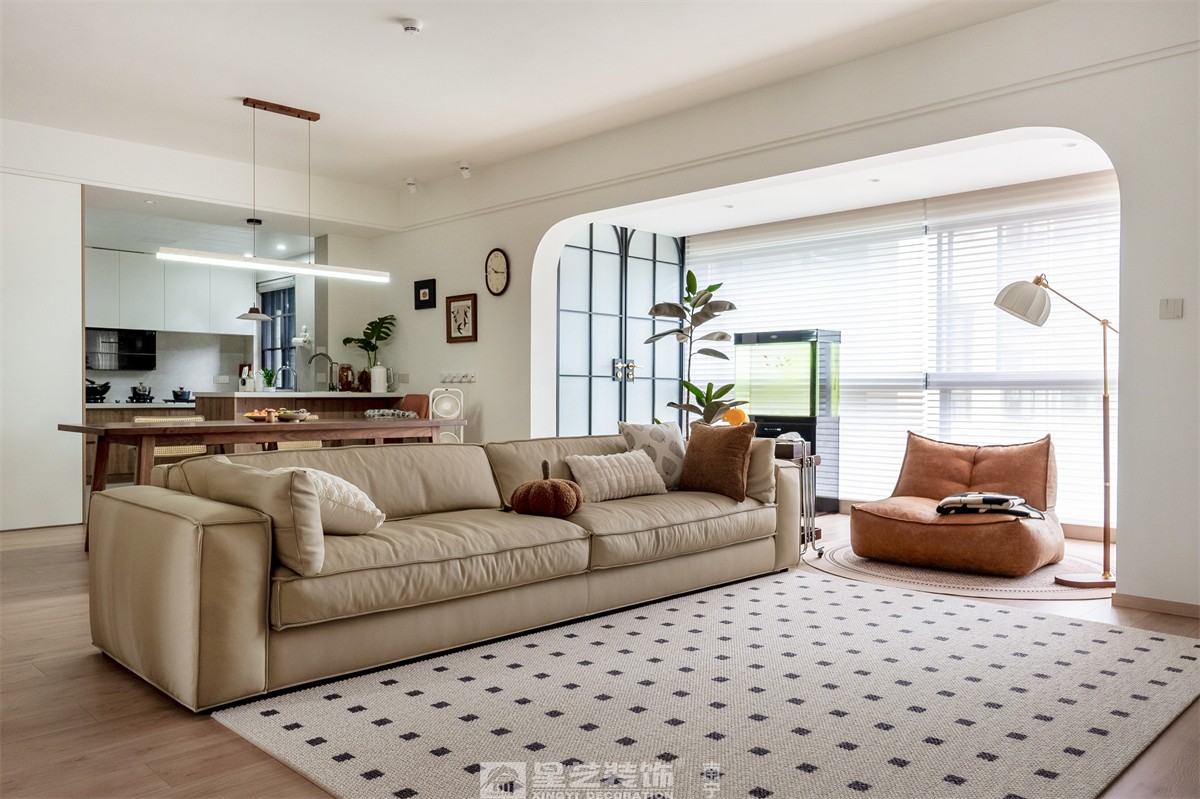 金科博翠山180平中古風(fēng)裝修客廳完工實(shí)景圖