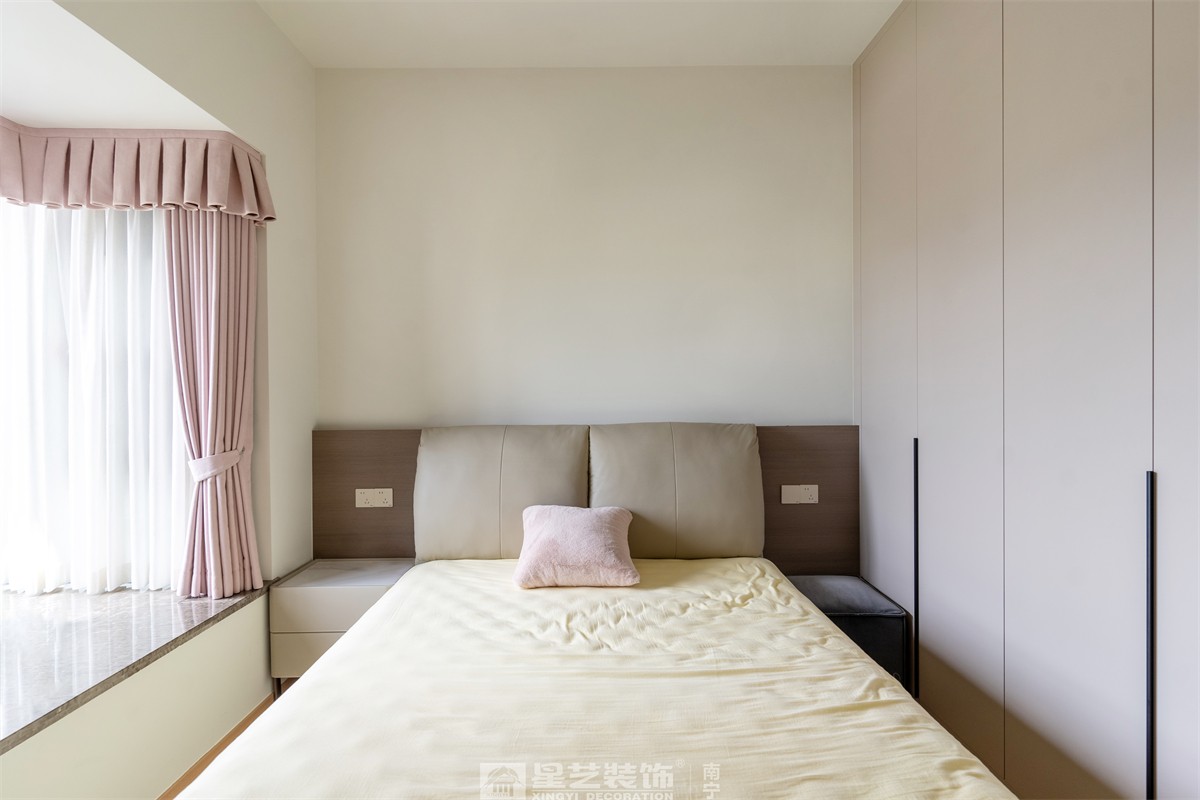 金科博翠山180平中古風(fēng)裝修臥室完工實(shí)景圖