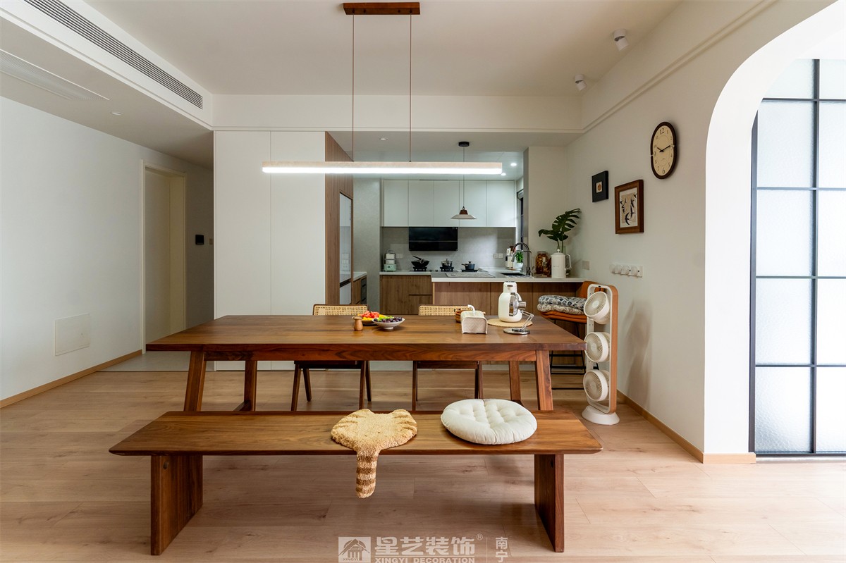 金科博翠山180平中古風(fēng)裝修餐廳完工實(shí)景圖